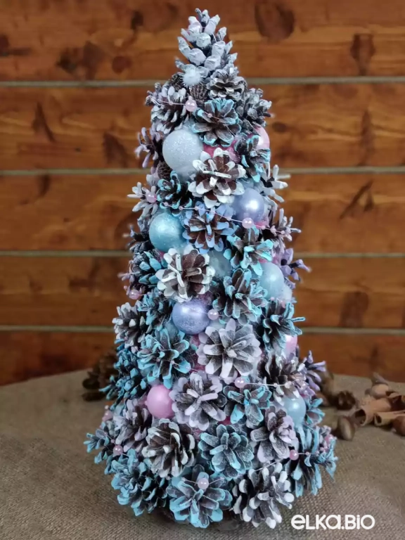 Настольная новогодняя елка из шишек Ванильная свежесть Т46-В12