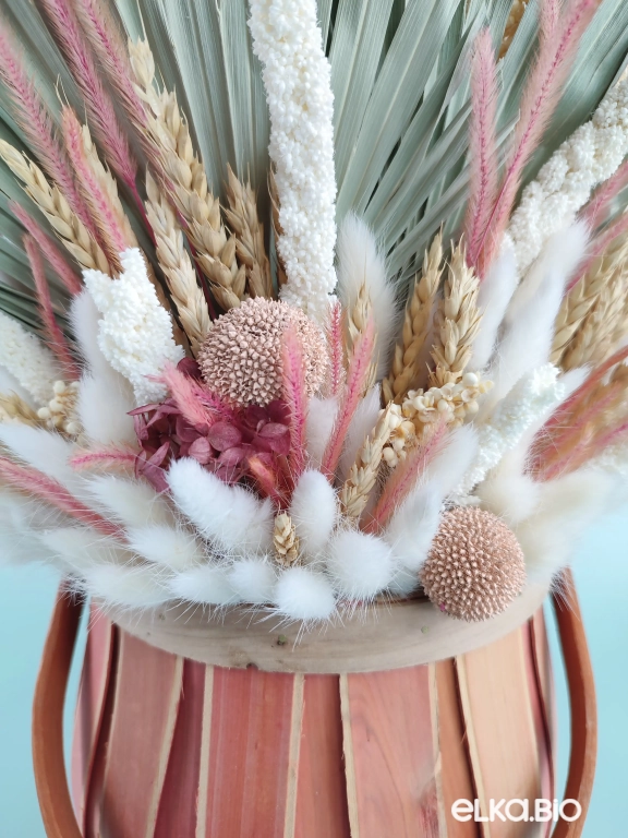 Стабилизированная корзина с гортензией, сорго, пшеницей и лагурусом Ю75-B106