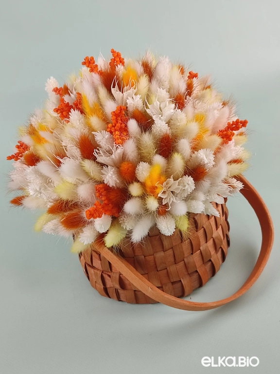 Корзина с лагурусом, фалярисом и сорго А135-B105