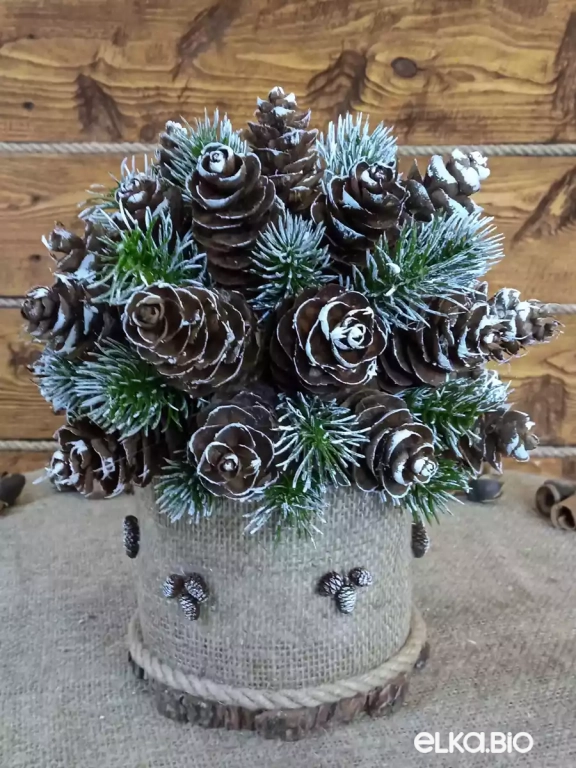 Декоративная композиция из шишек псевдотсуги Застольная Т58-В36