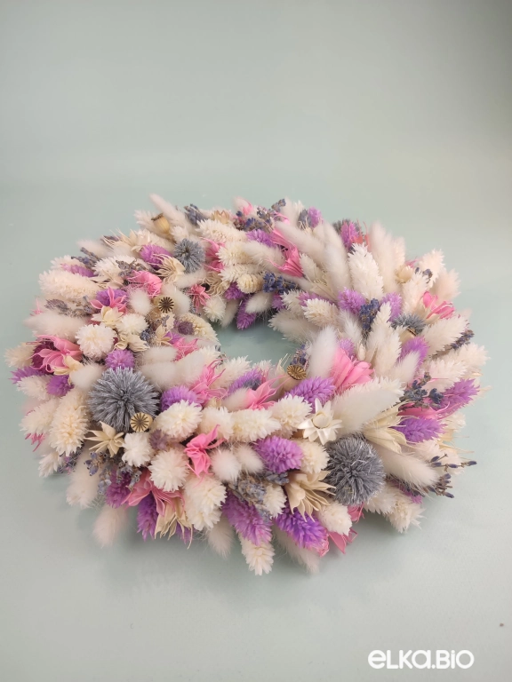 Венок из цветов лагуруса и фаляриса А168-B115