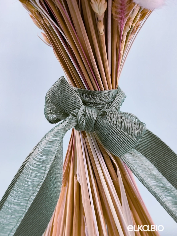 Букет из сухоцветов гортензии, лагуруса и пшеницы Ю79-B106 Букет из сухоцветов гортензии, лагуруса и пшеницы Ю79-B106