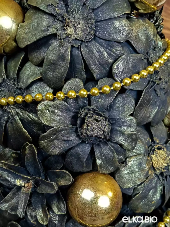 Настольная новогодняя елка из шишек Черное золото Т55-В12+В24