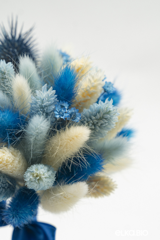 Синий букет сухоцветов из лагуруса и ворсянки Ж4-B118