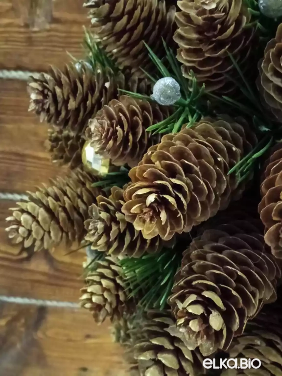 Декоративный шар из шишек ели Королевский Т68-В30 Декоративный шар из шишек ели Королевский Т68-В30