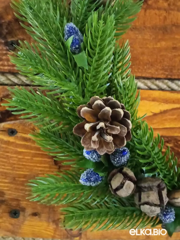 Декоративный венок из лозы, хвои и шишек Сказочный лес А67-В45 Декоративный венок из лозы, хвои и шишек Сказочный лес А67-В45