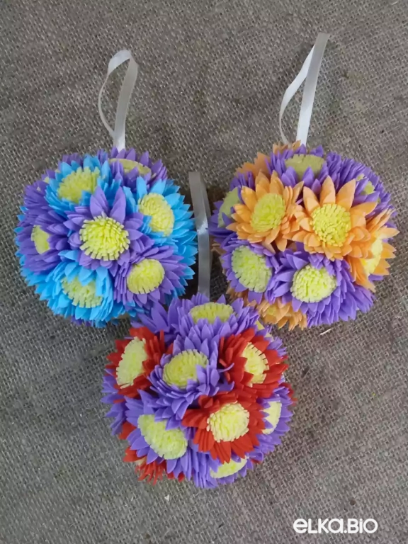 Декоративный набор шаров из фоамирановых цветков Три желания А46-В41