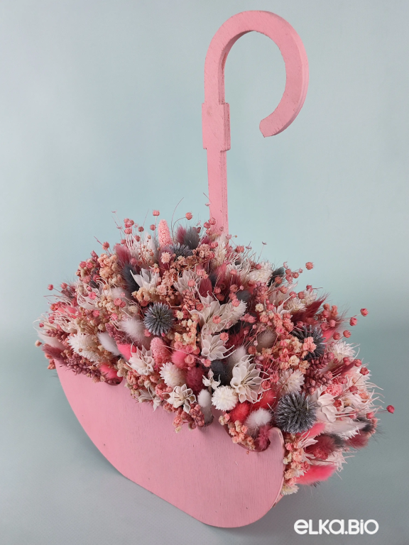 Композиция из розовых сухоцветов в зонтике Т169-B104