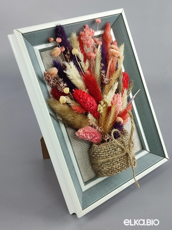 Панно из красных цветов Т124-B101 с камышом и лагурусом Панно из красных цветов Т124-B101 с камышом и лагурусом