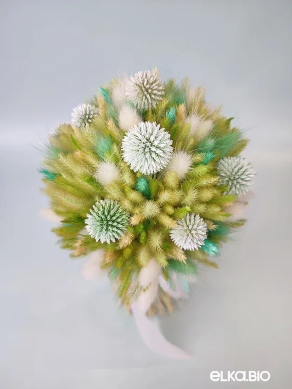 Зеленый букет с лагурусом и эхинопсом Б109-B112