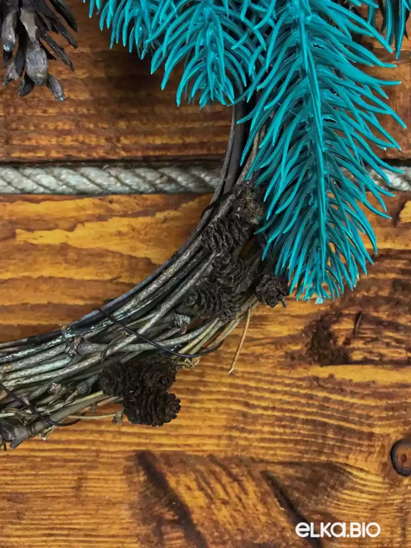 Венок декоративный из шишек А15-В6