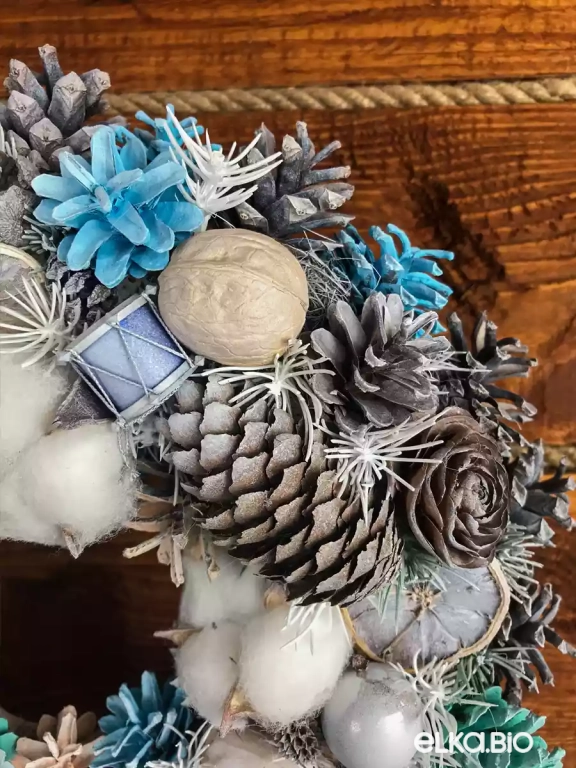 Венок декоративный из шишек Нежность Т39-В7