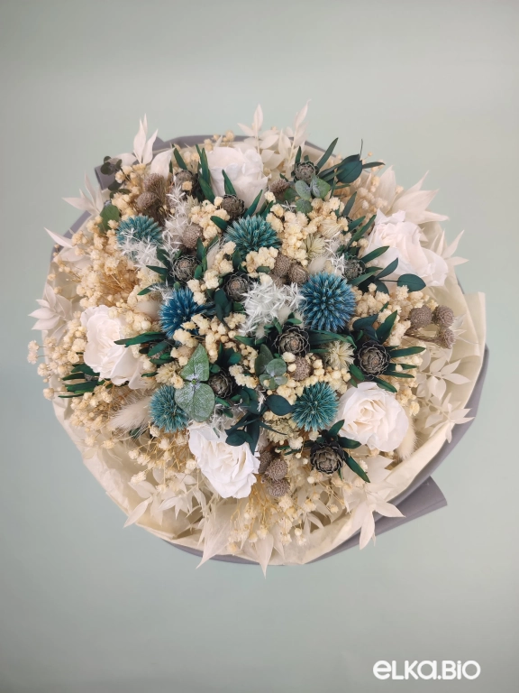 Букет из сухоцветов и стабилизированных роз А192-B115