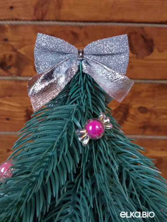 Новогодняя елка из хвои с шарами Искристые чудеса мира А88-В66