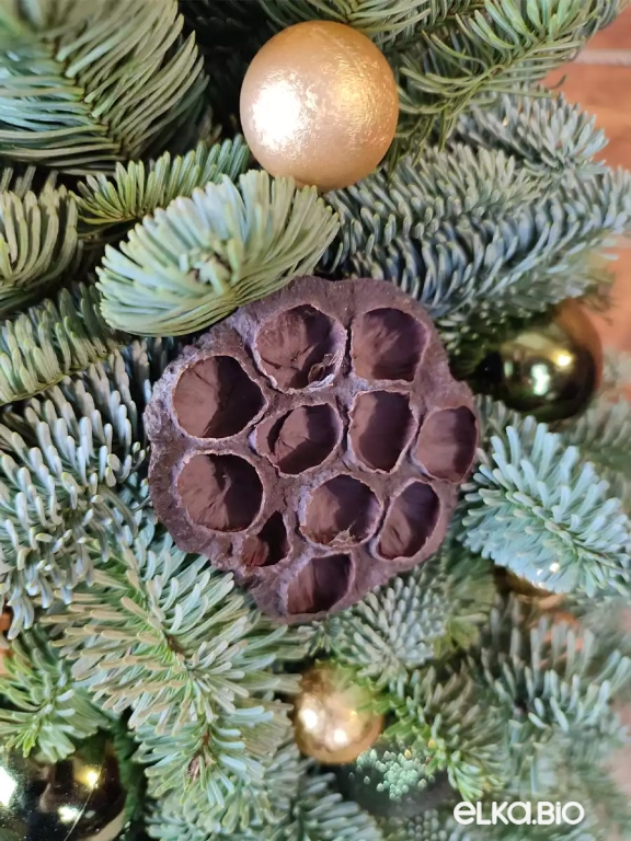 Настольная новогодняя елка из Нобилиса Царская помпушка Ю45-В709