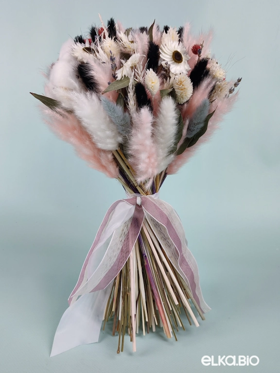 Букет из фаляриса, акроклинума и протеи Б86-B107