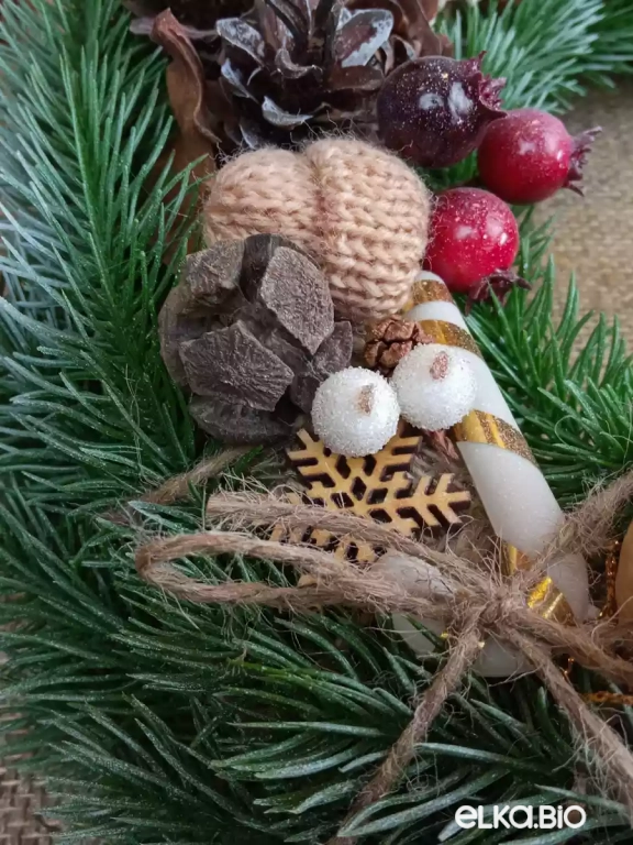 Новогодний венок из хвои и шишек Олень с бубенцами Т25-В16