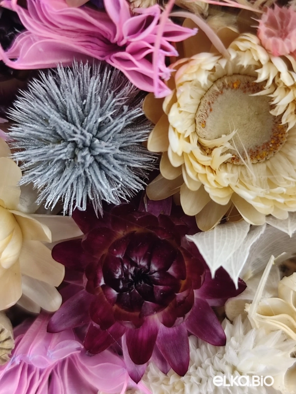 Композиция в форме звезды из цветов Т123-B100