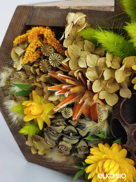 Стабилизированная настольная композиция из сухих цветов Ю66-B101