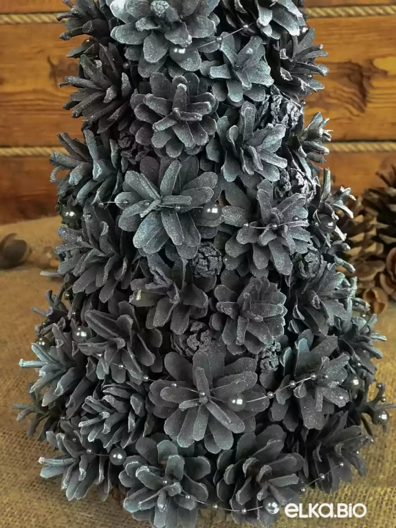 Настольная декоративная елка из шишек Пепельная Т45-В2