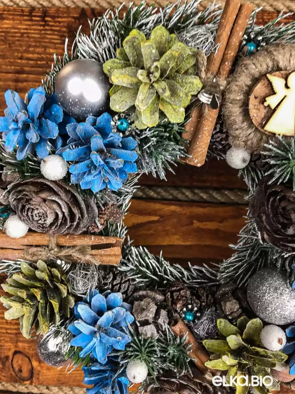 Новогодняя композиция из шишек Утро Т31-В8