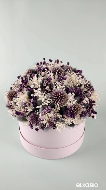 Шляпная коробка с фиолетовыми и белыми цветами Т219-B110