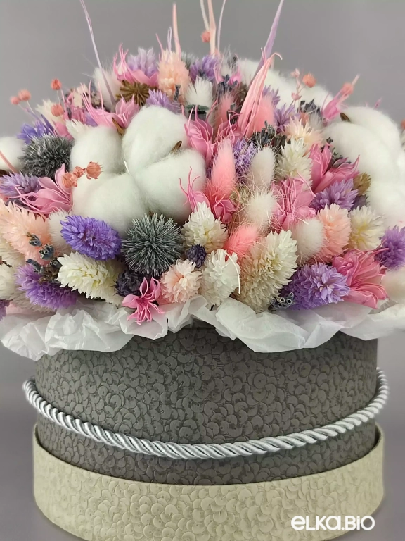 Шляпная коробка с цветами фаляриса и хлопка Т117-B100