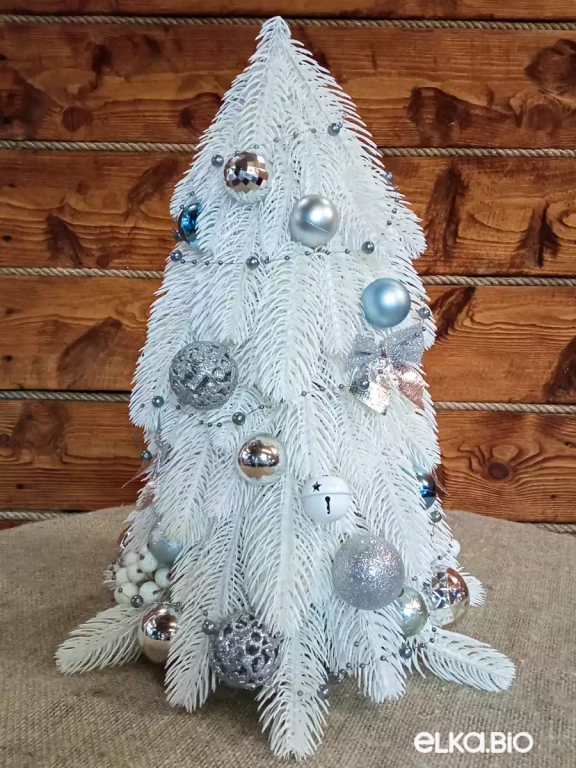 Настольная новогодняя елка из хвои с шарами Снежный бал А90-В69 Настольная новогодняя елка из хвои с шарами Снежный бал А90-В69