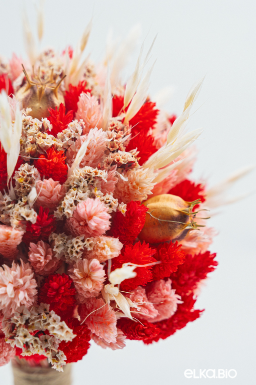 Красный букет из фаляриса, овса, нигеллы и лимониума Т189-B106