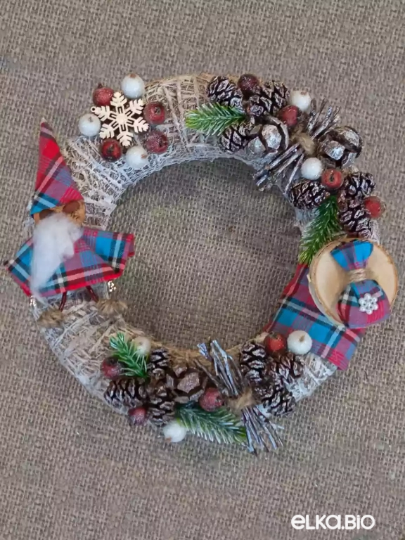 Венок декоративный из шишек кипариса и секвойи Детский Т26-В15