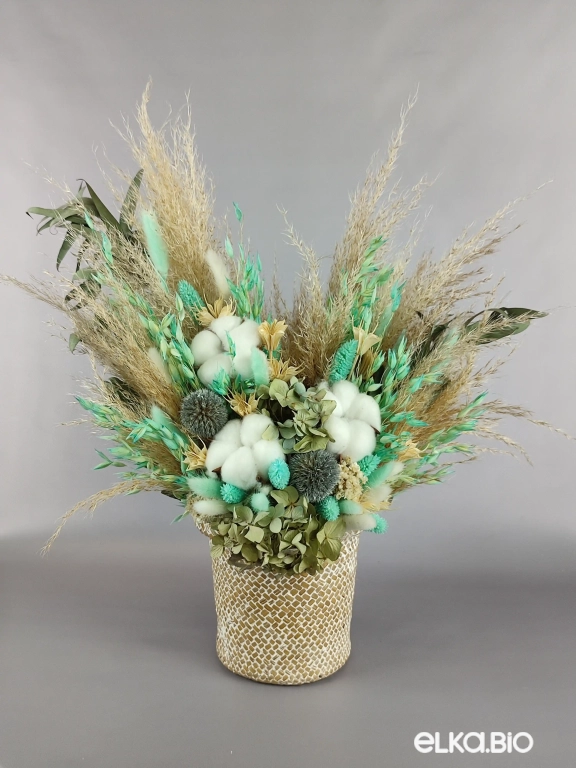 Композиция из сухоцветов в корзине А101-B100