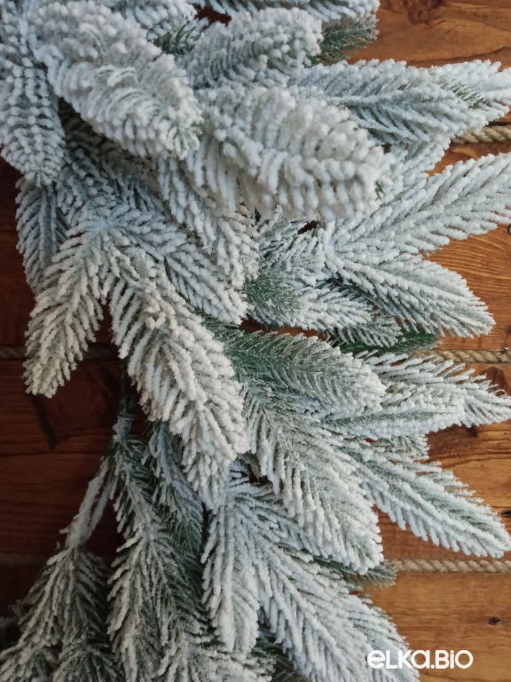 Венок новогодний Елочка в снегу 90 см-В535