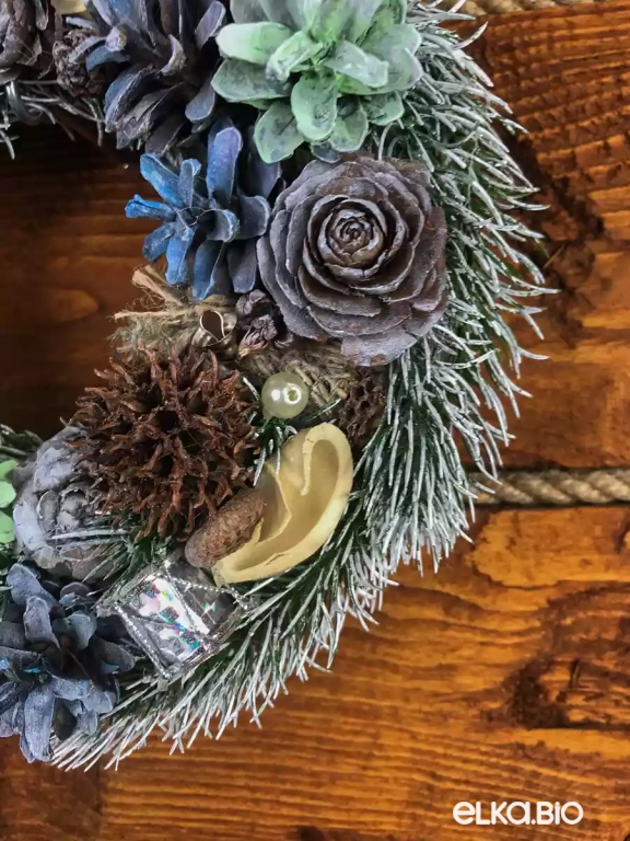 Венок декоративный из шишек Цветочный Т41-В6 Венок декоративный из шишек Цветочный Т41-В6