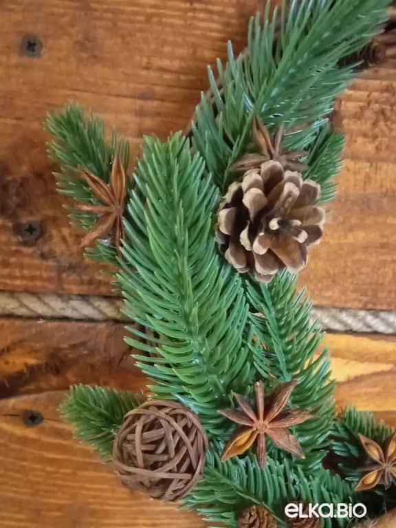 Новогодний венок из лозы и шишек Темный лес А68-В43