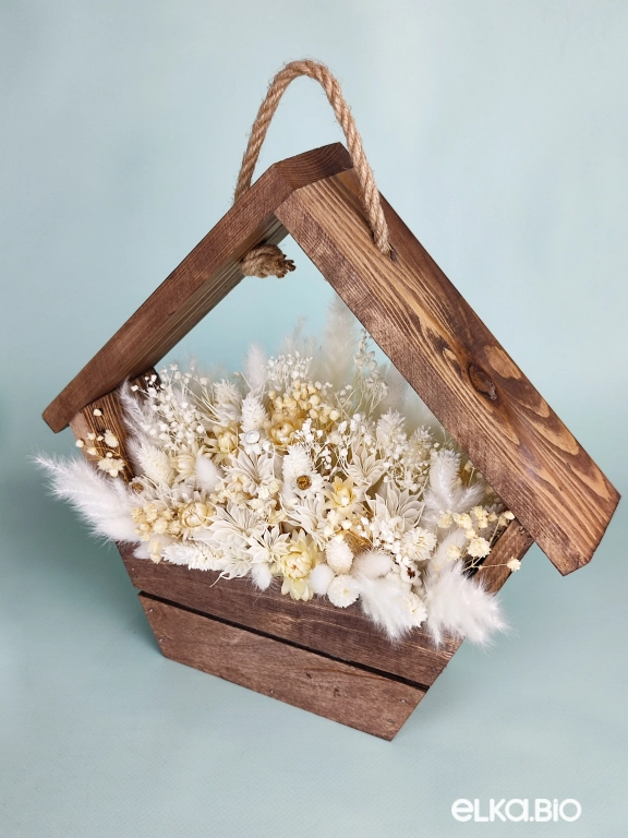 Подвесная композиция из белых сухоцветов в ящике А156-B107 Подвесная композиция из белых сухоцветов в ящике А156-B107