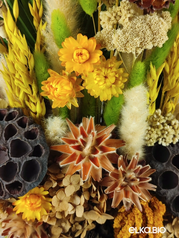 Стабилизированная композиция с лотосом и листьями пальмы Ю64-B101