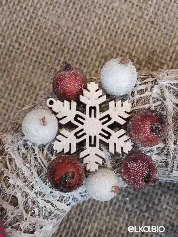 Венок декоративный из шишек кипариса и секвойи Детский Т26-В15