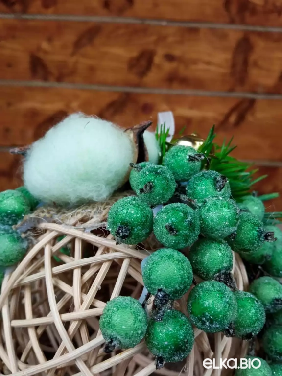 Декоративный шар из ротанга Хлопок с ягодами (бежевый) Б11-В57