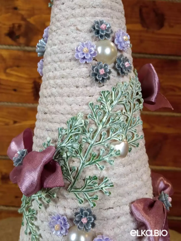 Настольная декоративная елка на ножках Девочка-зима Т96-В66