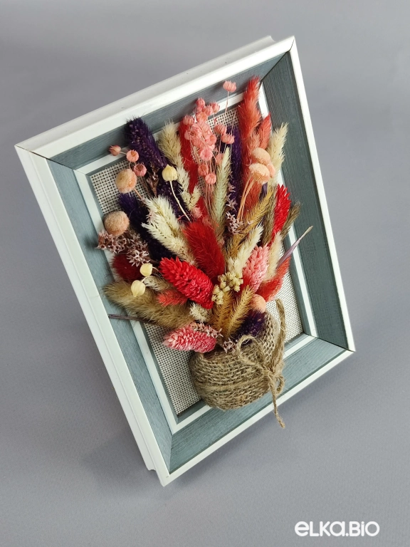 Панно из красных цветов Т124-B101 с камышом и лагурусом Панно из красных цветов Т124-B101 с камышом и лагурусом