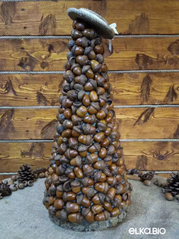 Настольная декоративная елка из желудей красного дуба Желуди (большая) П67-В49