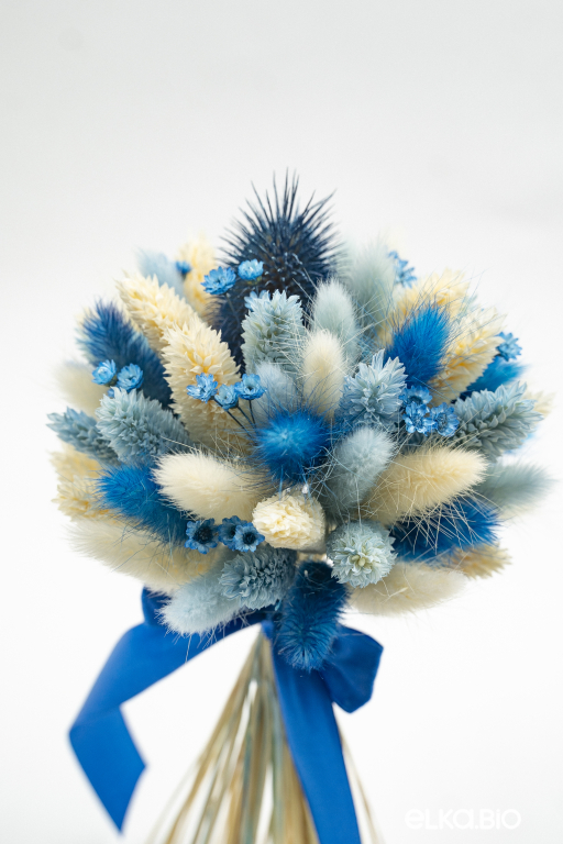 Синий букет сухоцветов из лагуруса и ворсянки Ж4-B118