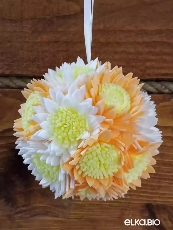 Декоративный набор шаров из фоамирановых цветков Лучик надежды А47-В41