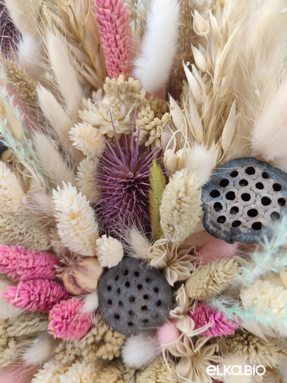 Букет из овса и фаляриса с лотосом А179-B111 Букет из овса и фаляриса с лотосом А179-B111