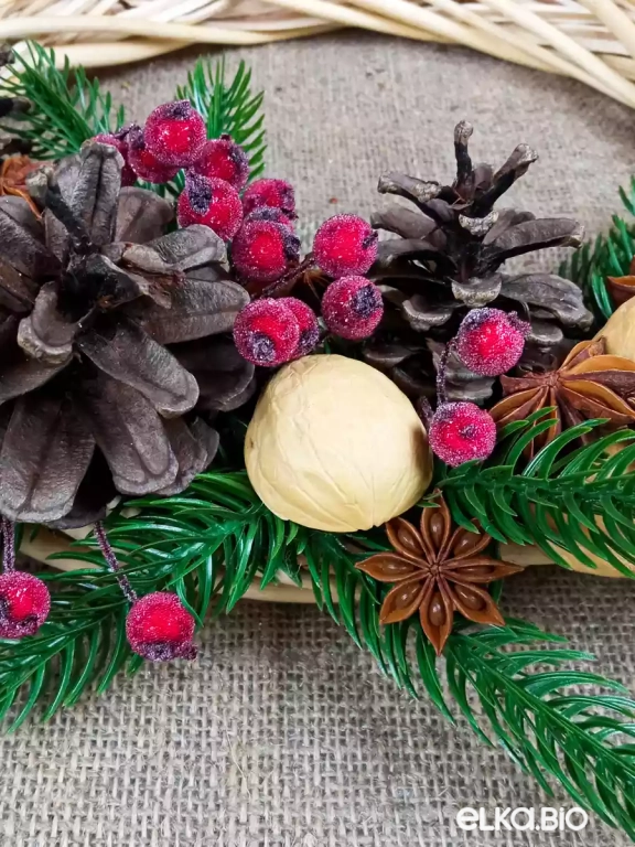 Венок декоративный из лозы Ароматы бадьяна Ю1-В14 Венок декоративный из лозы Ароматы бадьяна Ю1-В14