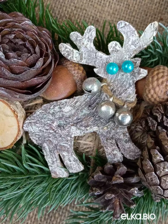 Новогодний венок из хвои и шишек Олень с бубенцами Т25-В16