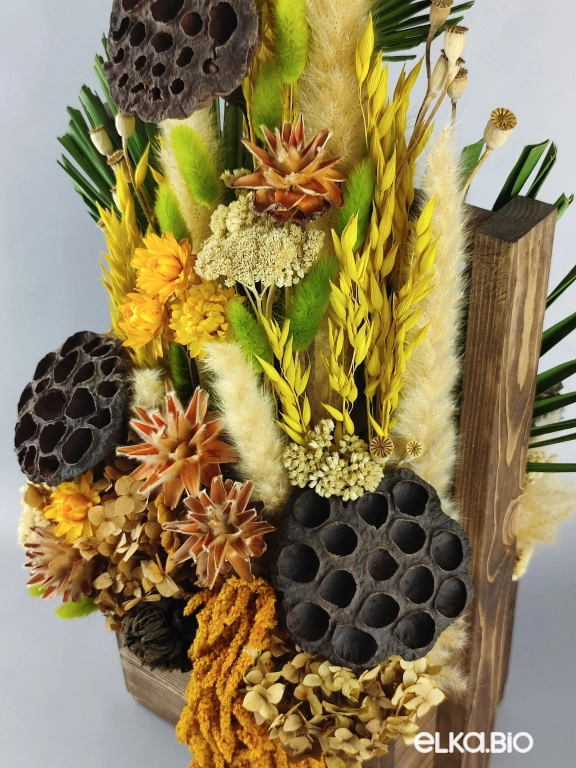 Стабилизированная композиция с лотосом и листьями пальмы Ю64-B101