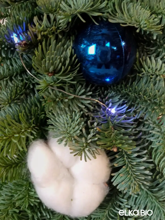 Настольная новогодняя елка из Нобилиса Водопад надежды Ю42-В706