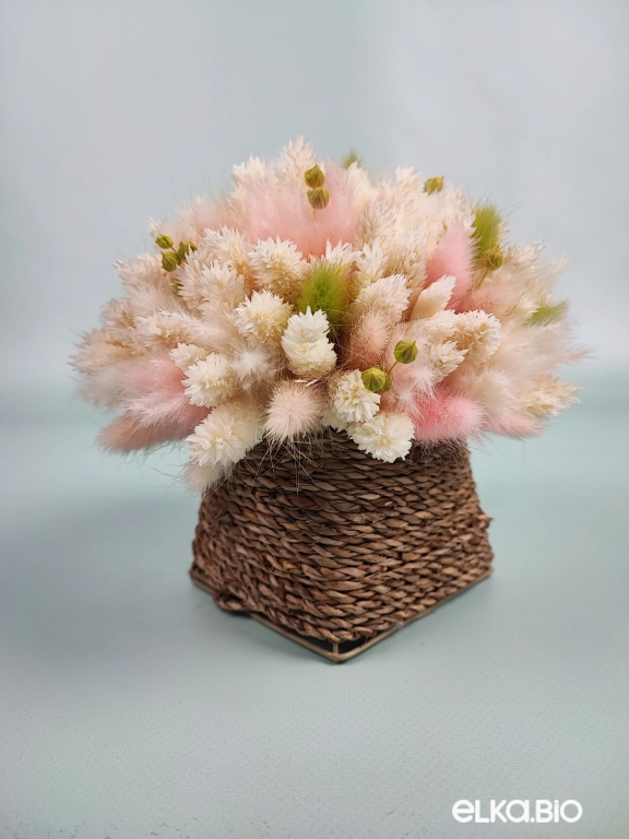 Весенняя композиция из сухоцветов фаляриса с лагурусом Б105-B113