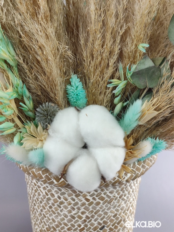 Композиция из сухоцветов в корзине А101-B100